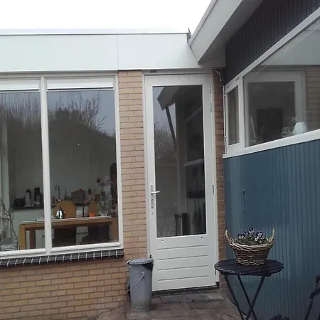 With A Sunny Garden Holiday home *