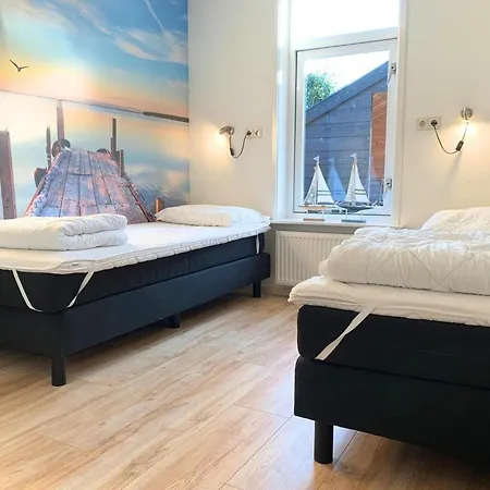 With A Sunny Garden Holiday home *