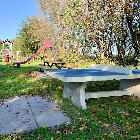 With A Sunny Garden Holiday home