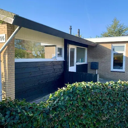 With A Sunny Garden Holiday home