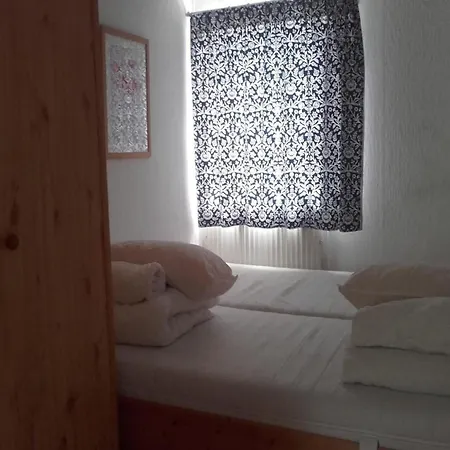 With A Sunny Garden בית נופש *