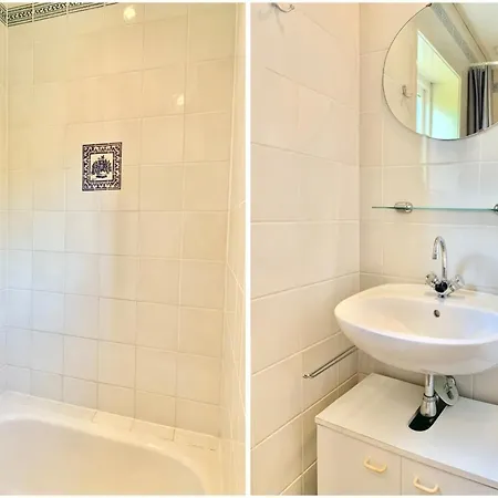 With A Sunny Garden בית נופש *