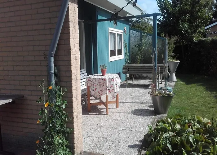 With A Sunny Garden Hébergement de vacances